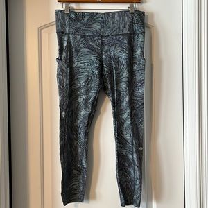 Lululemon side pocket leggings. Size 10.